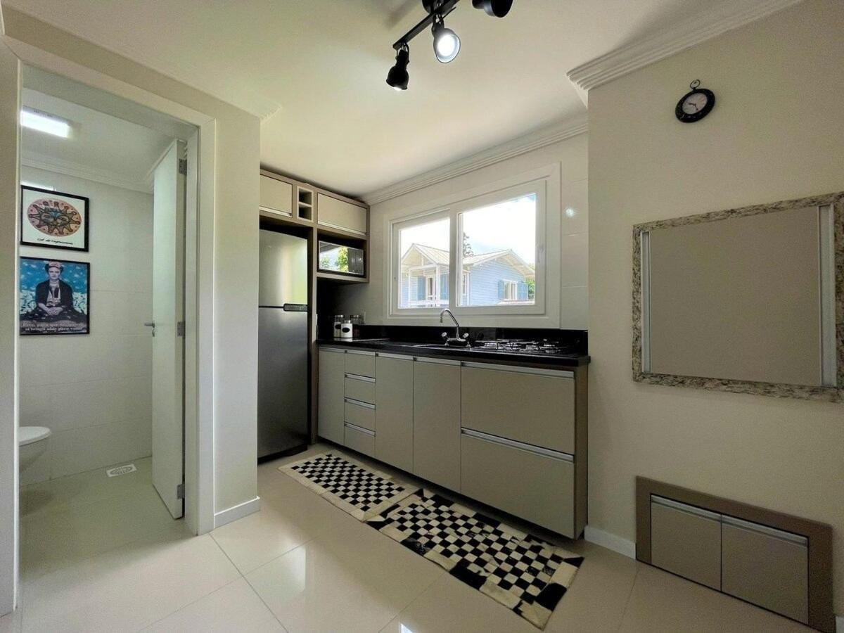 Casa Triplex 3 Dorm A 6Qd Rua Coberta 卡内拉 外观 照片